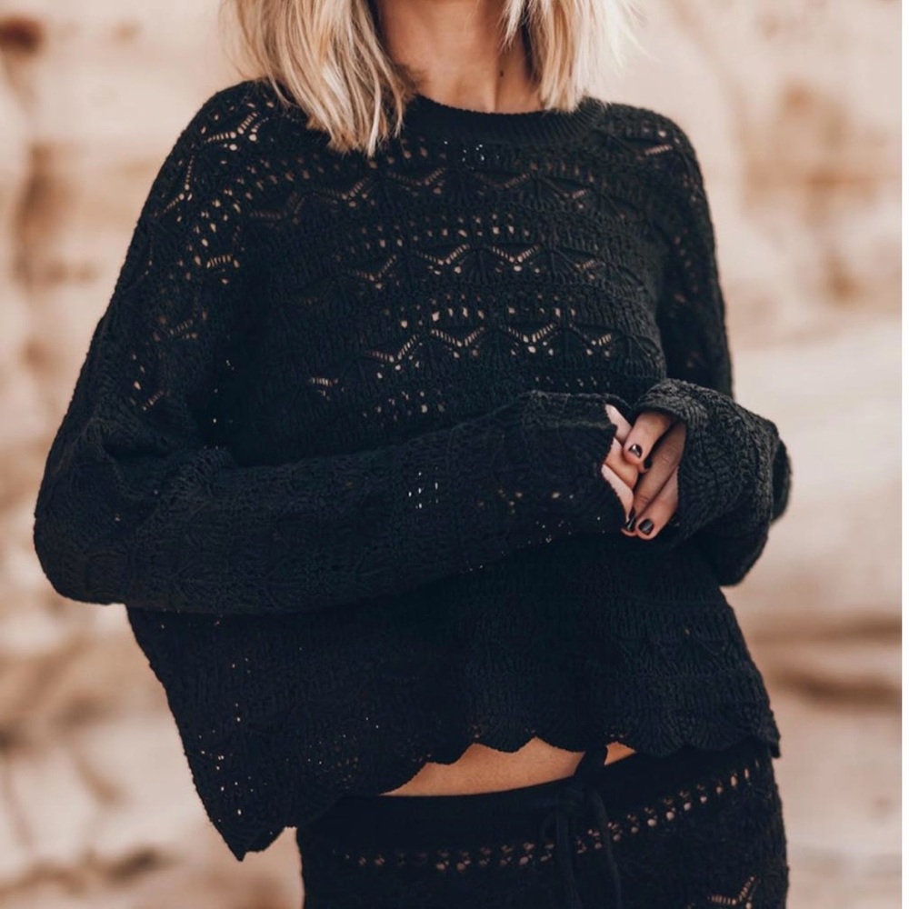 MIKUTA Crochet Sweater